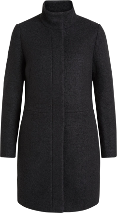 Čierny kabát na zimu